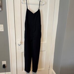 Gap Linen Jumpsuit, with pockets. Slight v-neck